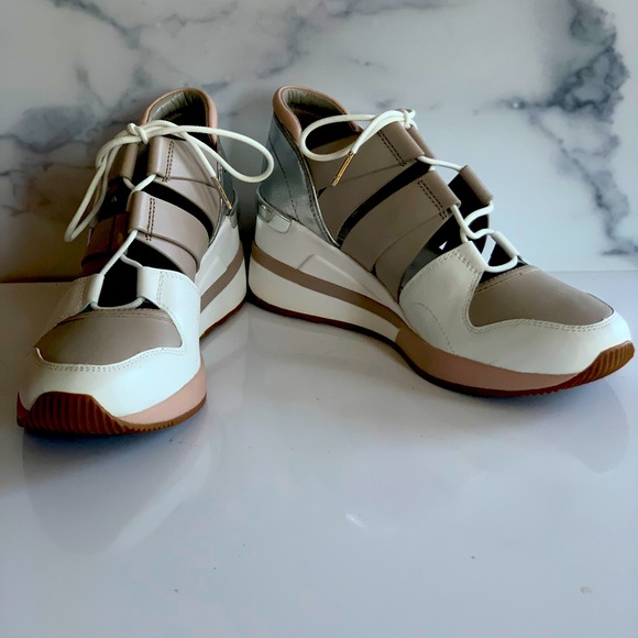 Stunning Michael kors sneakers - Picture 1 of 9